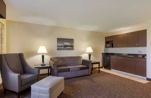 Carter Lake Hotel | Best Western Plus Omaha Airport Inn