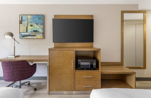 Northwest Raleigh Hotel | Best Western Plus Raleigh Crabtree Valley Hotel