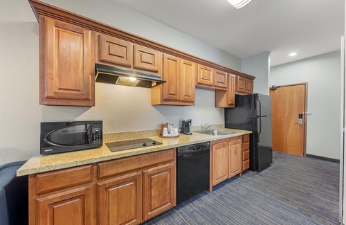 Wetmore Hotel | Best Western Plus San Antonio East Inn & Suites