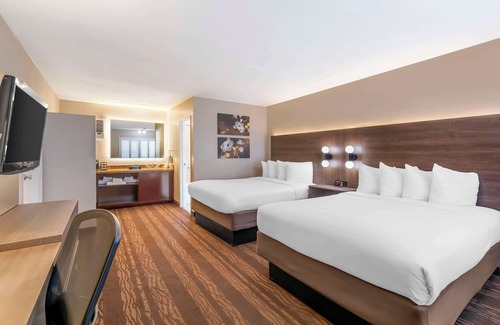 Southwest Anaheim Hotel | Best Western Plus Stovall's Inn