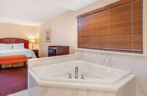 West Covina Hotel | Best Western Plus West Covina Inn