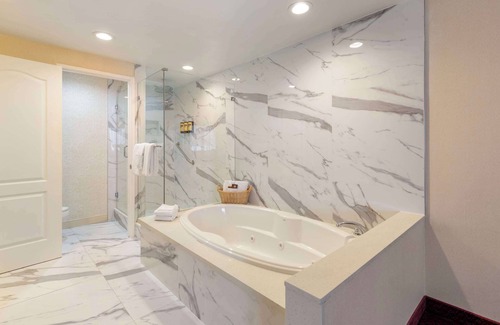 West Covina Hotel | Best Western Plus West Covina Inn