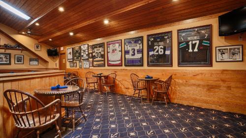 South Burlington Hotel | Best Western Plus Windjammer Inn & Conference Center