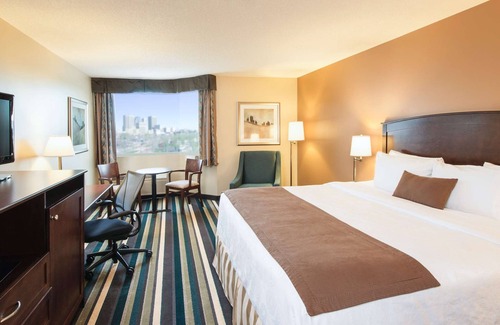 Winnipeg Hotel | Best Western Plus Winnipeg Airport Hotel