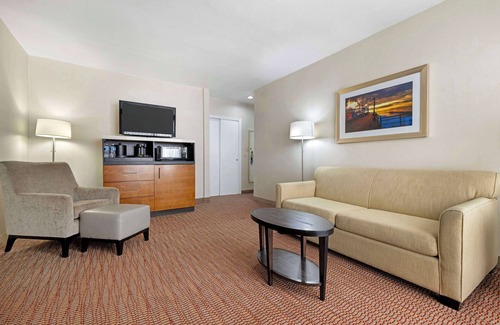 West Los Angeles Hotel | Best Western Royal Palace Inn & Suites