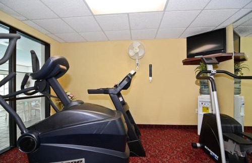 Pewaukee Hotel | Best Western Waukesha Grand