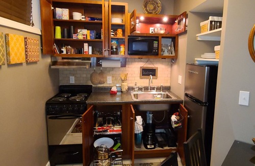 Potsdam Apartamento | Beth's Place - On the River - W/ Hot Tub, Pickleball Court & Putting Green