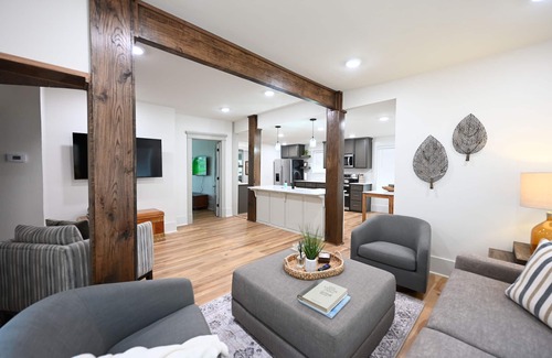 Russellville Casa | Bethel House at the base of Mt Nebo, stunning views!