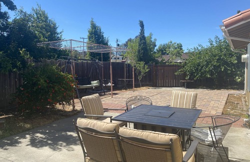 East San Mateo Casa | Better Than Hotel Private Entrance to quiet private Master bedroom-self ck in