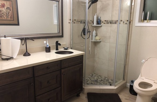 East San Mateo Casa | Better Than Hotel Private Entrance to quiet private Master bedroom-self ck in