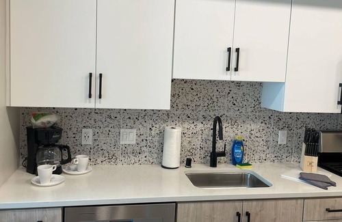 Midway District Apartamento | Bevel Apartments: Comfortable 1-Bedroom Escape in San Diego with WiFi & AC