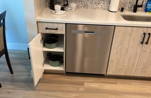 Midway District Apartamento | Bevel Apartments: Comfortable 1-Bedroom Escape in San Diego with WiFi & AC