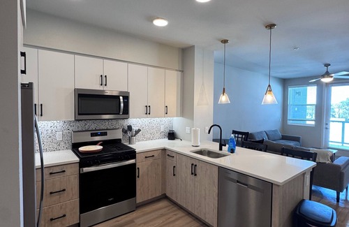 Midway District Apartamento | Bevel Apartments – Luxe 1BRs with upscale finishes near Liberty Station.