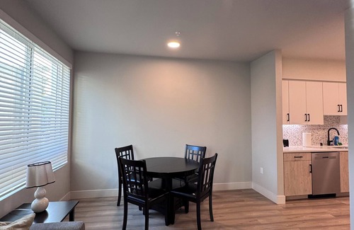 Midway District Apartamento | Bevel Apartments: Modern 1BR Haven in Vibrant Point Loma, San Diego