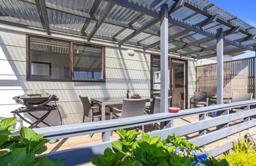 Whangamata Casa | Beverley Hills Cottage