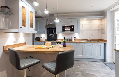Beverley Cabaña | Beverley Minster House