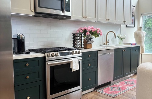 The Flats Apartamento | Beverly Hills Luxe Rooftop Retreat – Cozy Fireplace & Stunning Views