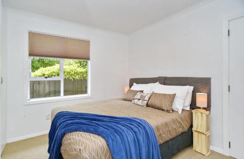 Avonhead Casa | Bevington Studio - Christchurch Holiday Homes