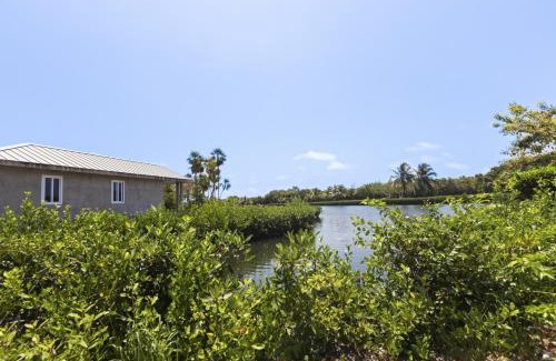Cocoplum Apartamento | Beyond the Blue Casita