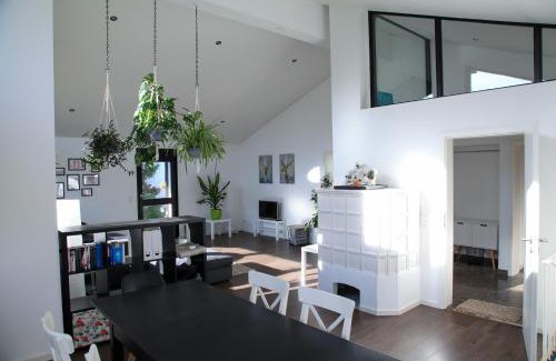 Gauting Apartamento | Bezaubernder Bungalow im Fünfseenland nähe S-Bahn