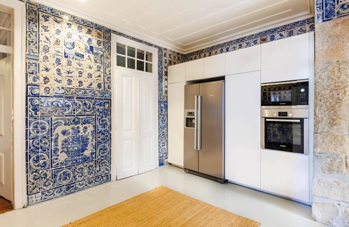 Sao Jose Apartamento | Bica Apartment w/Pool and Garden
