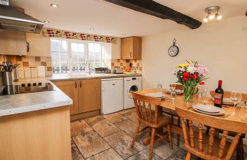 Newcastle-on-Clun Cabaña | BICTON COTTAGE, admite mascotas, con chimenea en Clun, Ref 983286