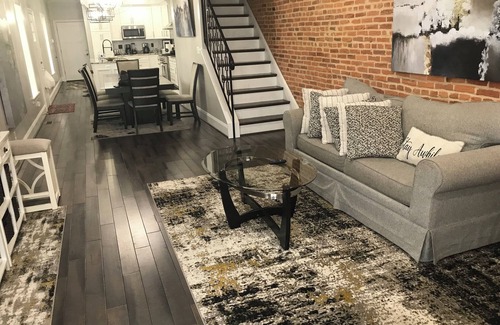 Riverside Casa | Big 3 story house near stadiums, aquarium, museums, 5 bedrooms, parking