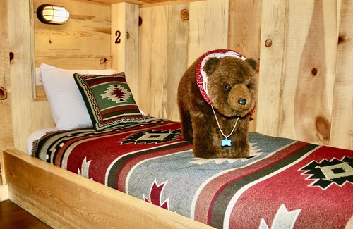Highland Pines Cabina | Big Bear Bunkhouse Cabin in the Prescott National Forest