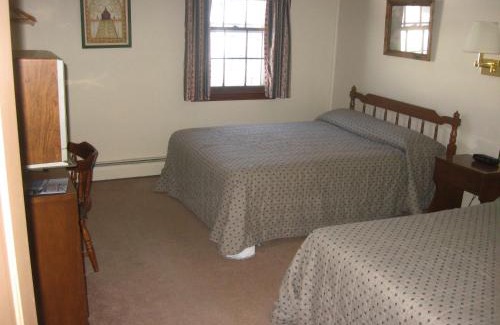 West Dover Hotel | Big Bears Lodge