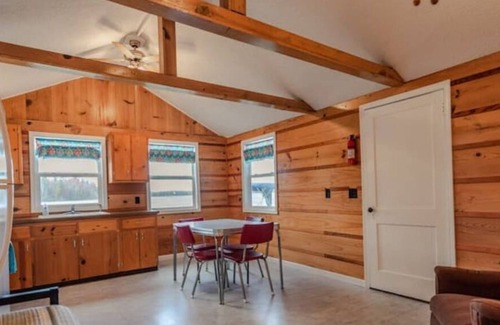 Holton Cabaña | Big Blue Lake Cottages, LLC - Cottage #1