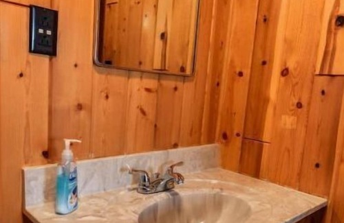 Holton Cabaña | Big Blue Lake Cottages, LLC - Cottage #1