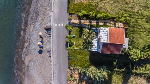 Nopigia Villa | Big Blue Villa in Kisamos, 10 meters from Sea