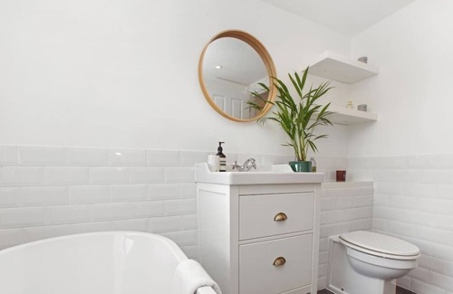 Mile End Apartamento | Big, bright & cosy apartment 2 min from Mile End Station, near Victoria Park