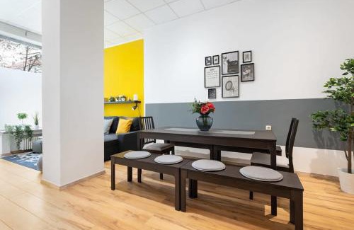 Neuhausen Apartamento | Big Central Apartment near Rotkreuzplatz with 3 BR for 12 PAX