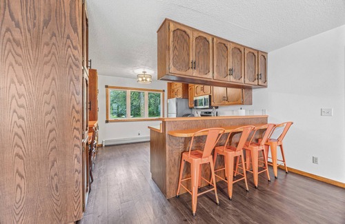 Richwood Casa | Big Cormorant-Lg.Walkout w/2 living areas for comfort, big lot, arcade, lily pad