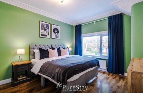 Headingley Casa | BIG Elegant House in Headingley Leeds -10 actual beds and sleeps 13 by PureStay