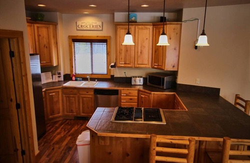 Donnelly Cabina | Hermosa cabaña de 5 habitaciones con bañera de hidromasaje. Cerca de Cascade Lake y Tamarack Resort