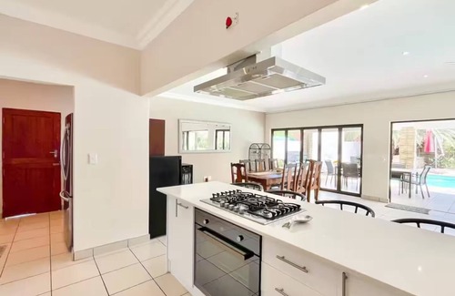 Greater Johannesburg Metropolitan Area Casa | Big Family Home Pool Solar Space to breathe