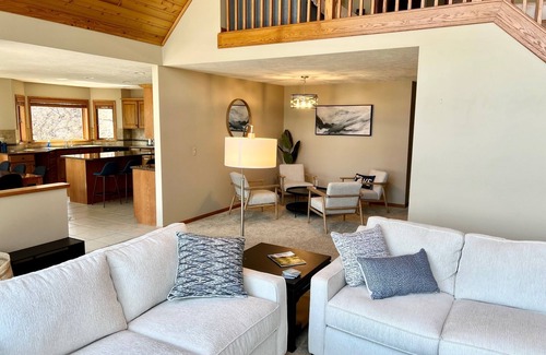 Glen Arbor Casa | Big Glen Lake - Large Waterfront Home