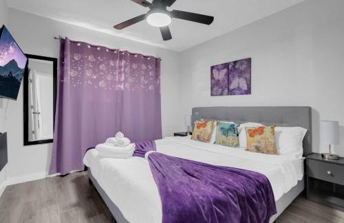North Las Vegas Casa | Big Group, Remodeled, Landscaped, King Beds, Desks