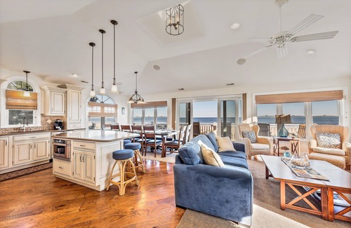 South End Condominio | Frente al mar magnífico 5BR, 4 baños, vistas panorámicas al mar !!