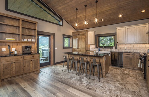 Gallatin Gateway Casa | Big Sky Secluded Luxury Retreat