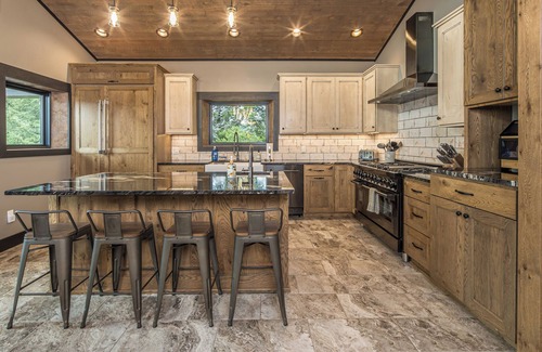 Gallatin Gateway Casa | Big Sky Secluded Luxury Retreat