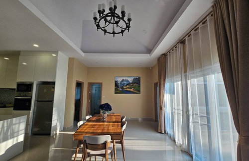 Huai Yai Casa | Big swimming pool garden VILLA pattaya