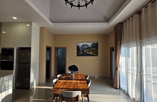 Huai Yai Casa | Big swimming pool garden VILLA pattaya