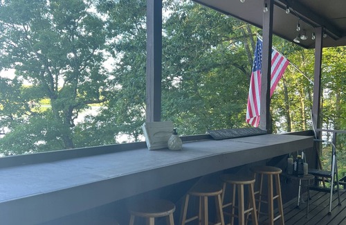 Titus Casa | BIG water view on beautiful Lake Jordan - Titus