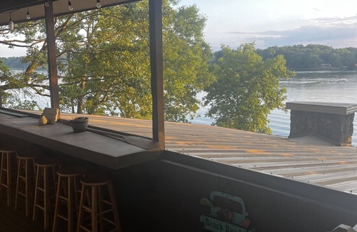 Titus Casa | BIG water view on beautiful Lake Jordan - Titus