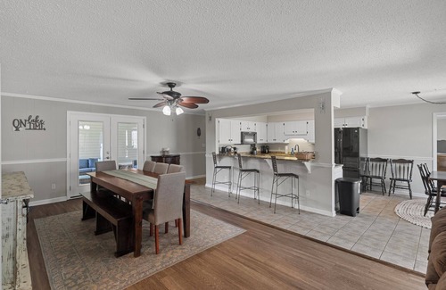 Shorterville Casa | BIG WATER views in Abbeville: 3BR, Master Ste, Hot Tub, Ice Machine, Beach Area