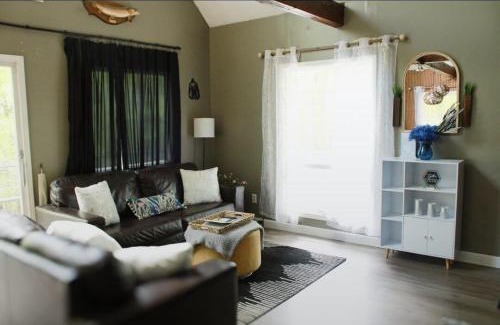 Farwell Casa | Bigfoot Retreat- ORV Trails- Private Lakes- Secret Game Room