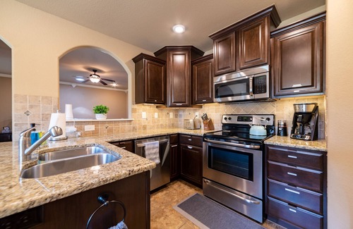 Bentonville - Fayetteville Casa | Bikers Paradise , Trails, Promenade Mall, AMP, Restaurants, and Top Golf